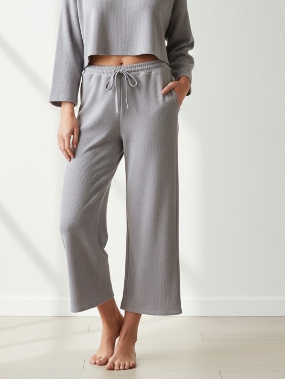 Gilly Hicks | Gray high waist cropped wide leg rib knit pants size small